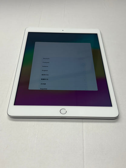 Apple iPad 7th gen (2019) Silber günstig gebraucht kaufen