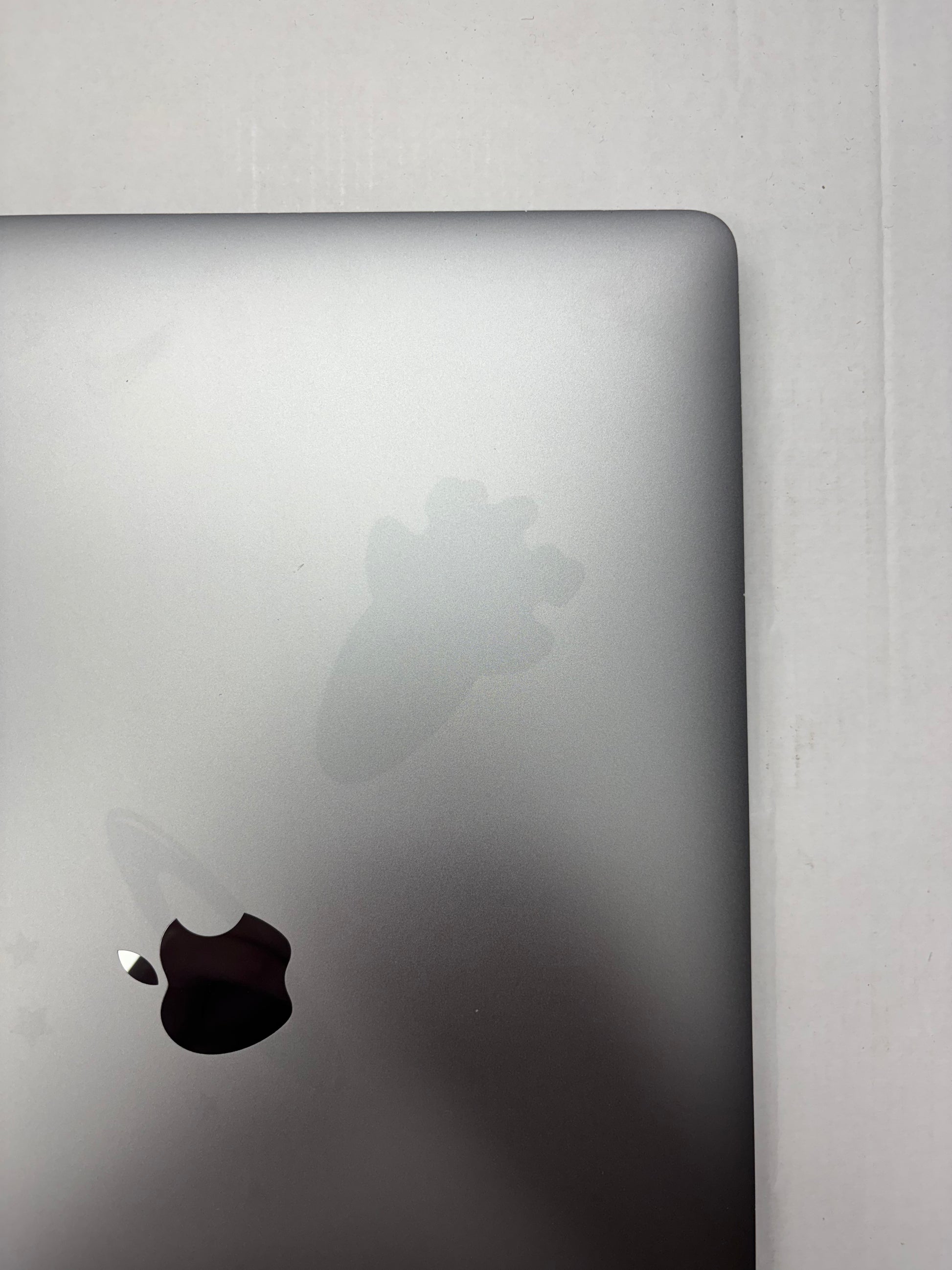 Apple MacBook Pro 15, mit Touch Bar Space Grau günstig gebraucht kaufen