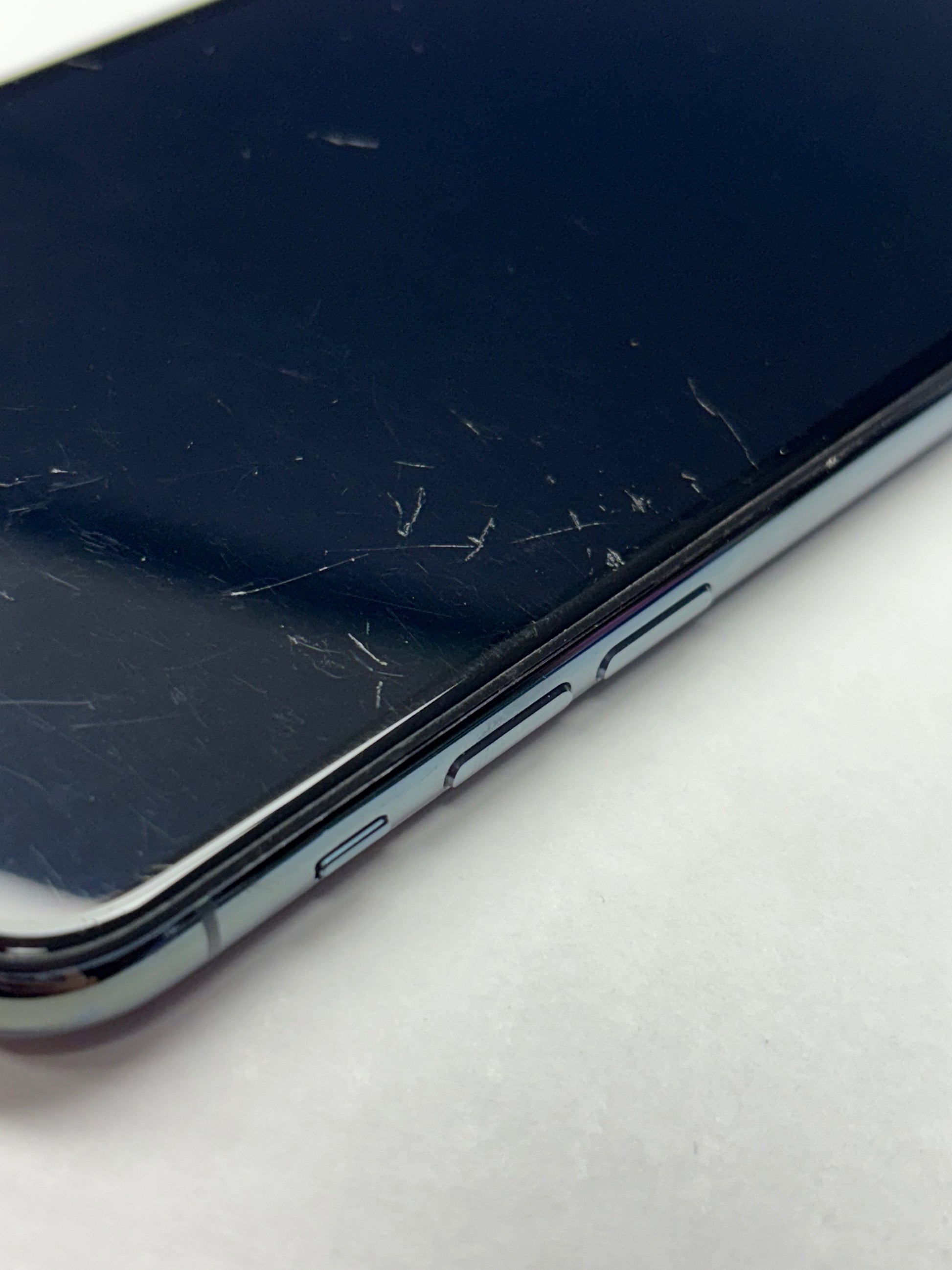 Apple iPhone 11 Pro Nachtgrün günstig gebraucht kaufen