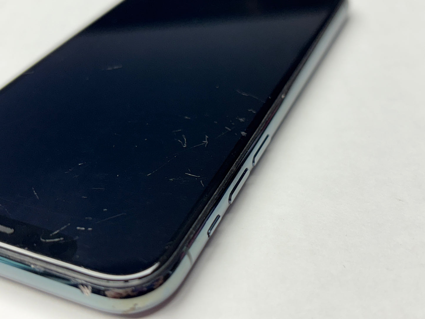 Apple iPhone 11 Pro Nachtgrün günstig gebraucht kaufen