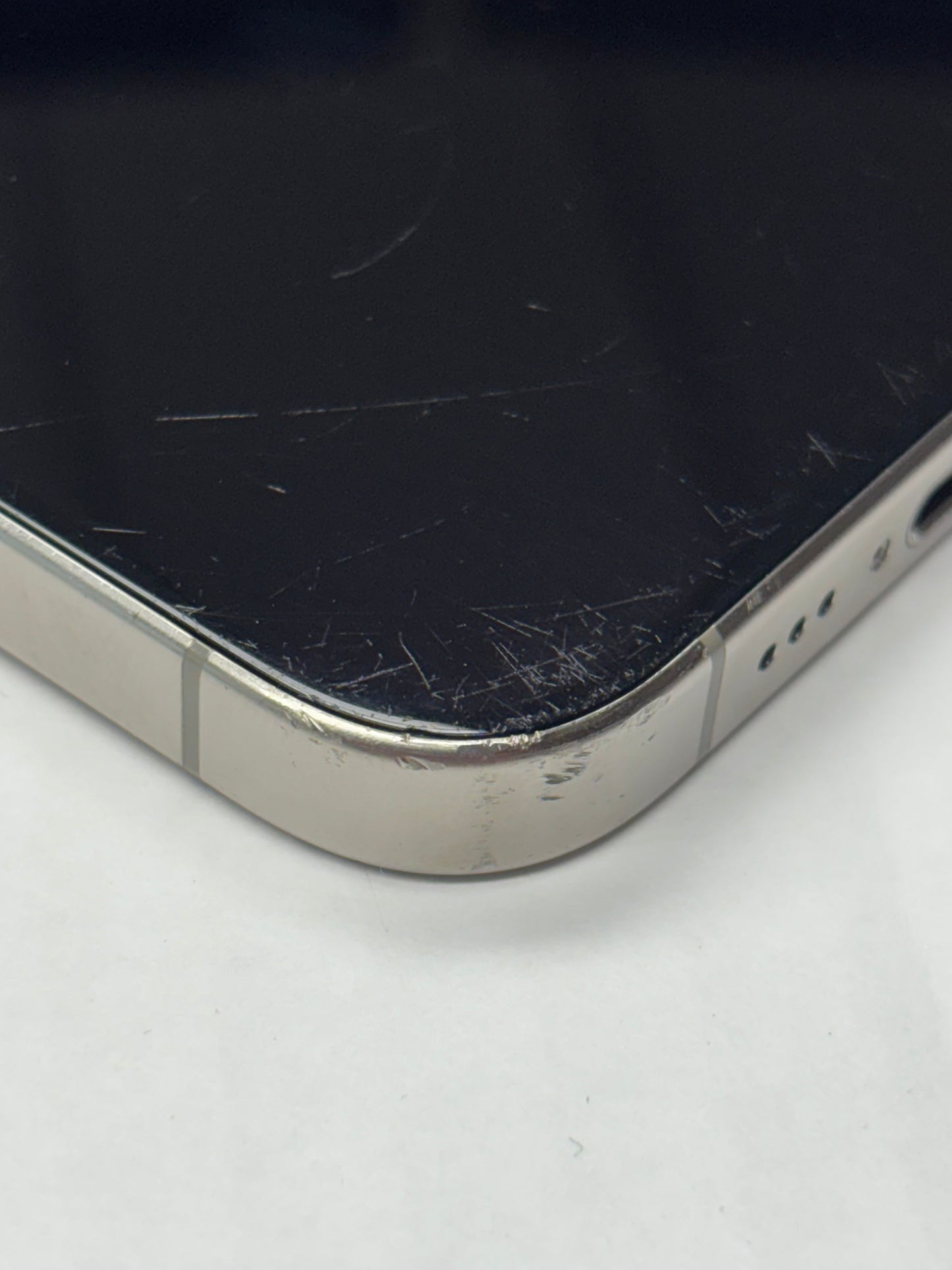 Apple iPhone 15 Pro Titan Natur günstig gebraucht kaufen