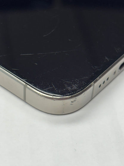 Apple iPhone 15 Pro Titan Natur günstig gebraucht kaufen