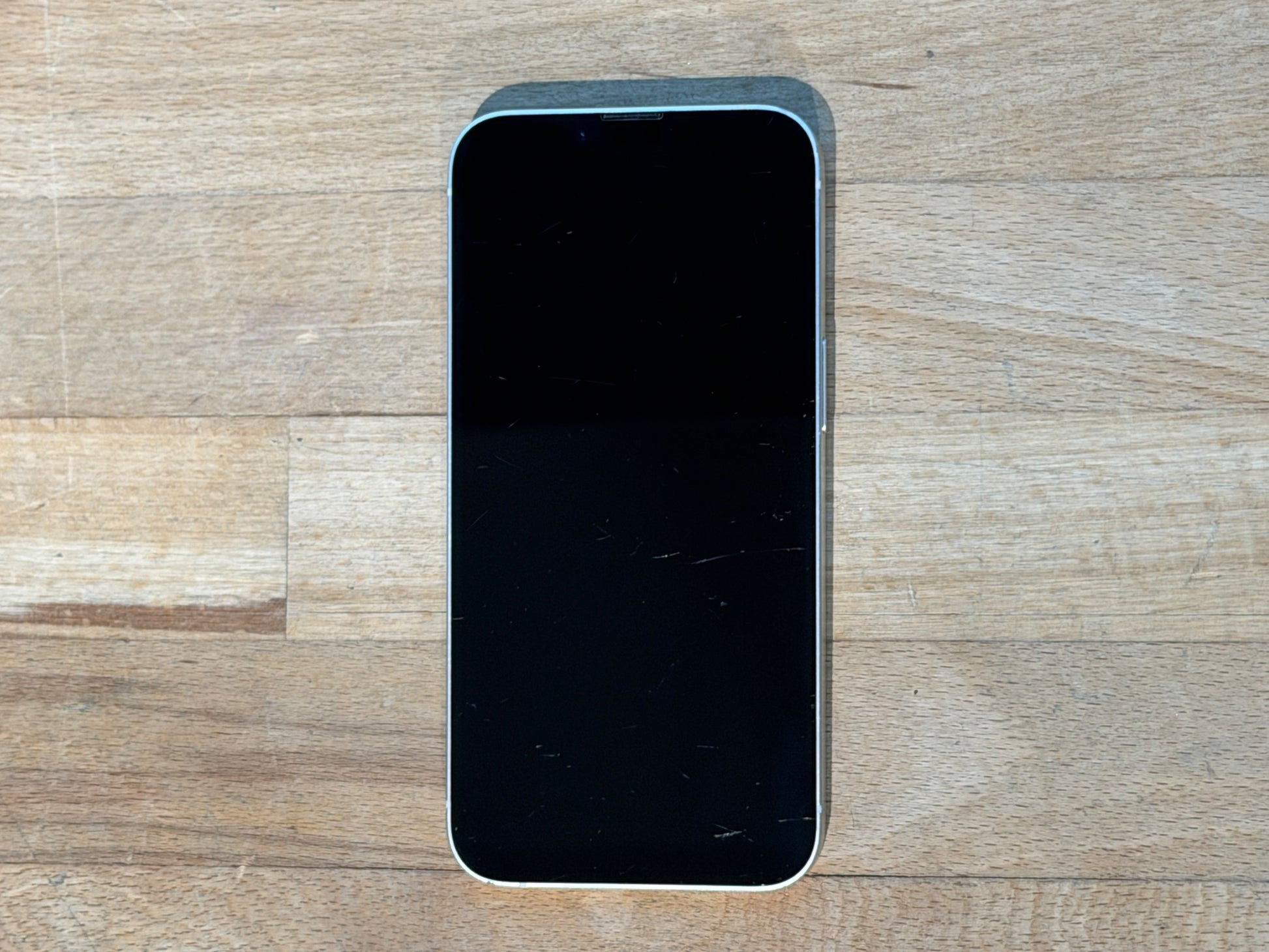 Apple iPhone 14 Apple A15 Bionic (5 nm) 14 Polarstern Weiss günstig gebraucht kaufen