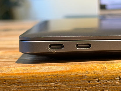 Apple MacBook Air 13 M1, 8‑Core CPU und 8‑Core GPU Late 2020 Space Grau Grau günstig gebraucht kaufen