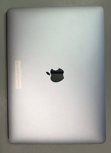 Apple MacBook Air 13 M1, 8-Core CPU und 7-Core GPU Late 2020 Space Grau Grau günstig gebraucht kaufen