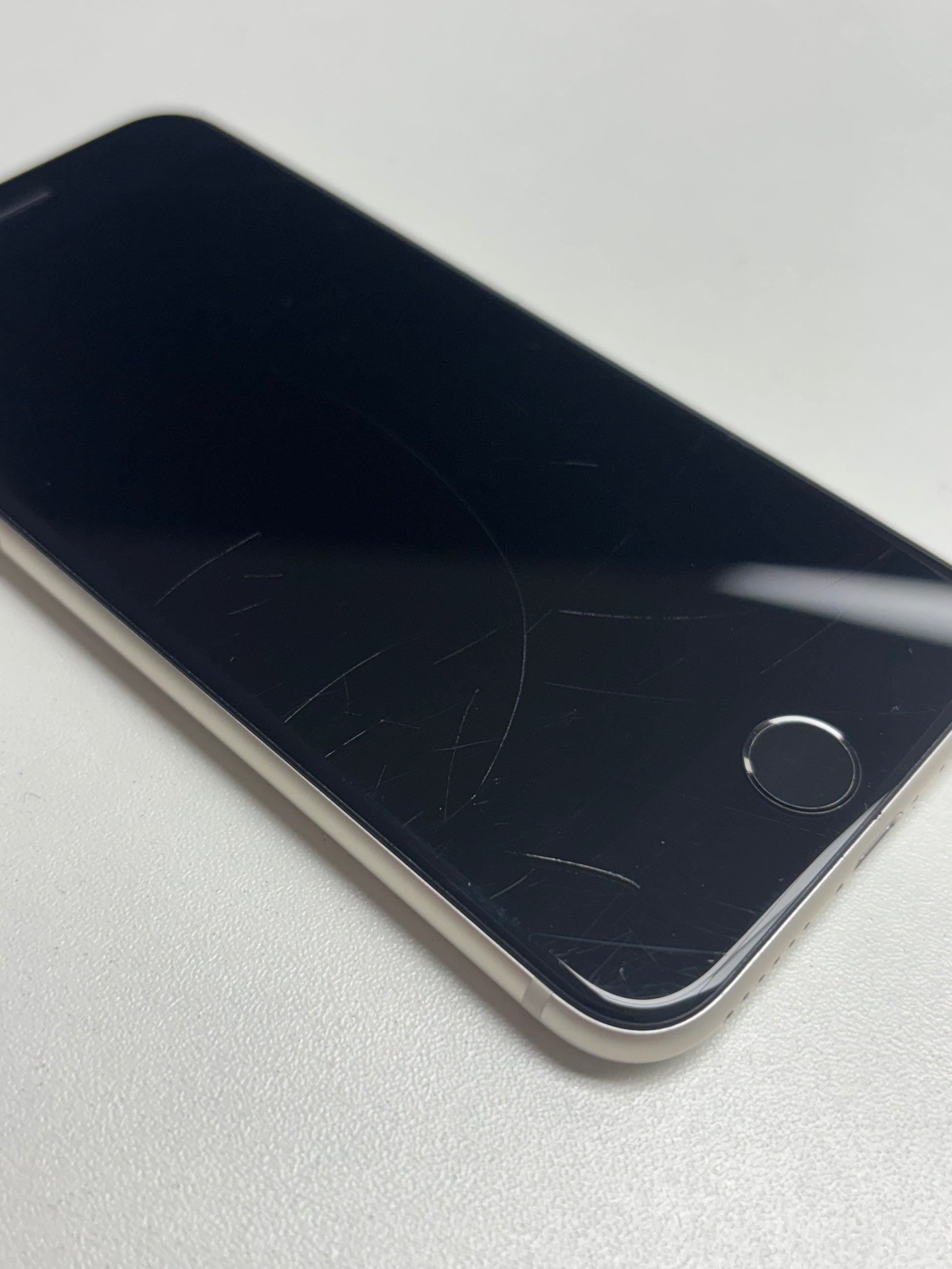 Apple iPhone SE (2022) Polarstern günstig gebraucht kaufen