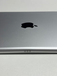 Apple iPad 7th gen (2019) Silber günstig gebraucht kaufen