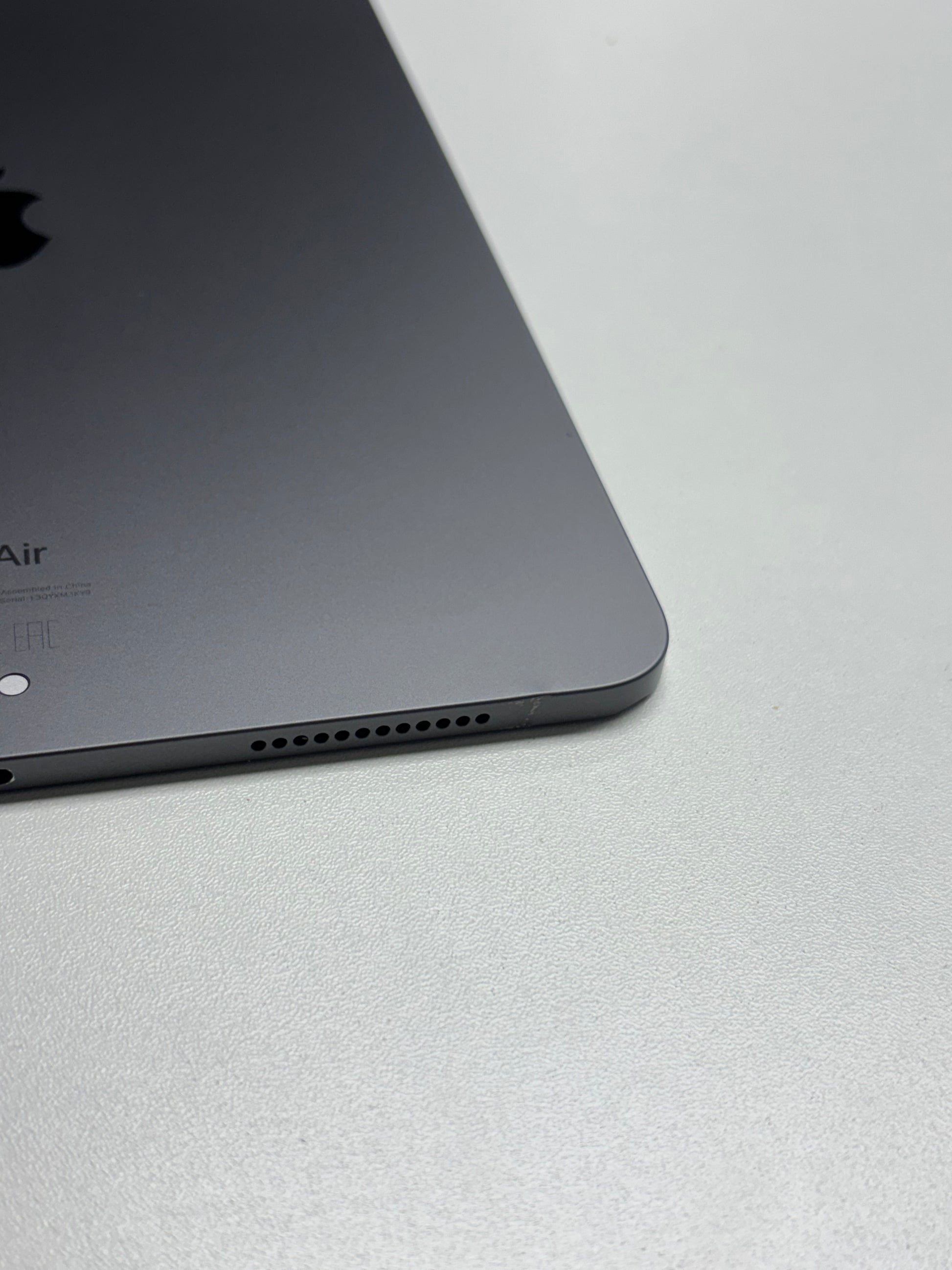 Apple iPad Air 5. Gen (2022) Space Grau günstig gebraucht kaufen