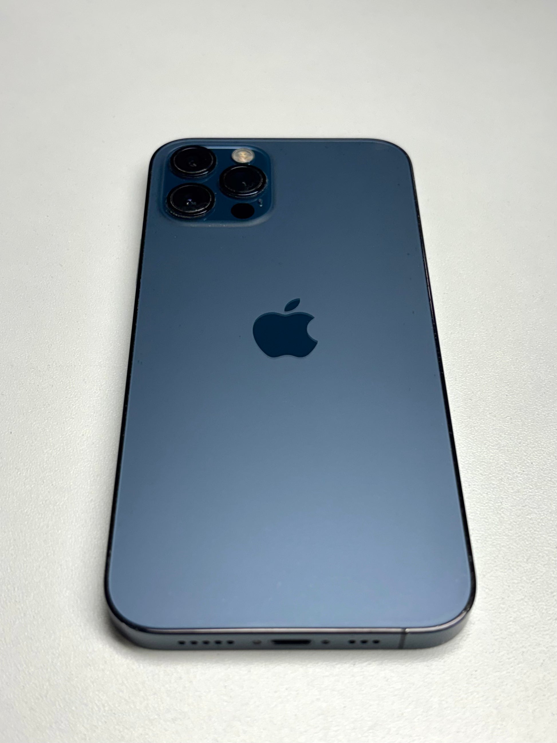 Apple iPhone 12 Pro Pazifikblau günstig gebraucht kaufen