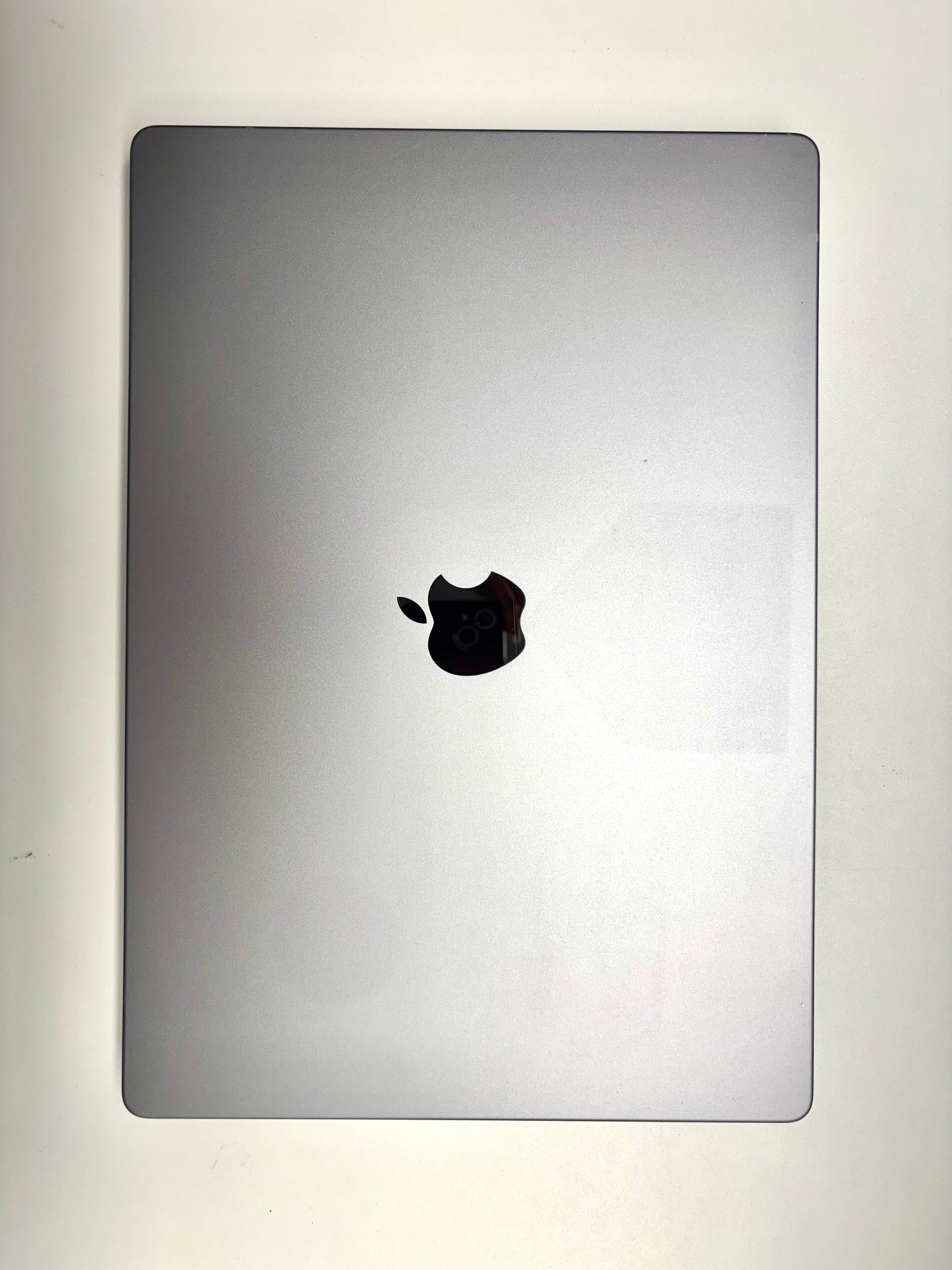 Apple MacBook Pro 16 Space Grau günstig gebraucht kaufen