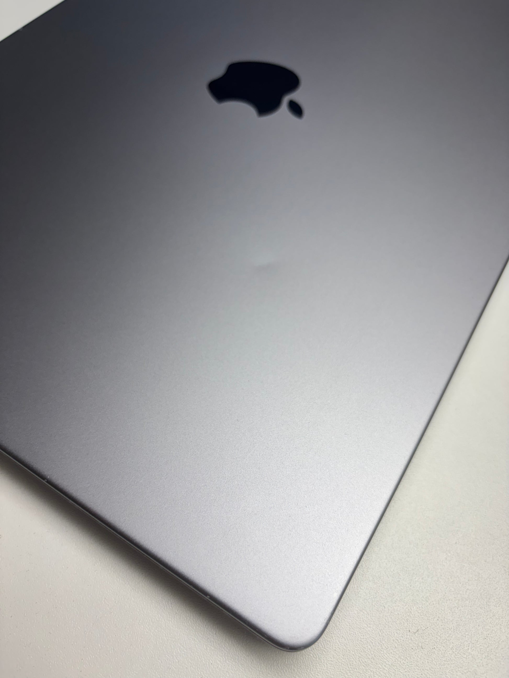 Apple MacBook Pro 16 Space Grau günstig gebraucht kaufen