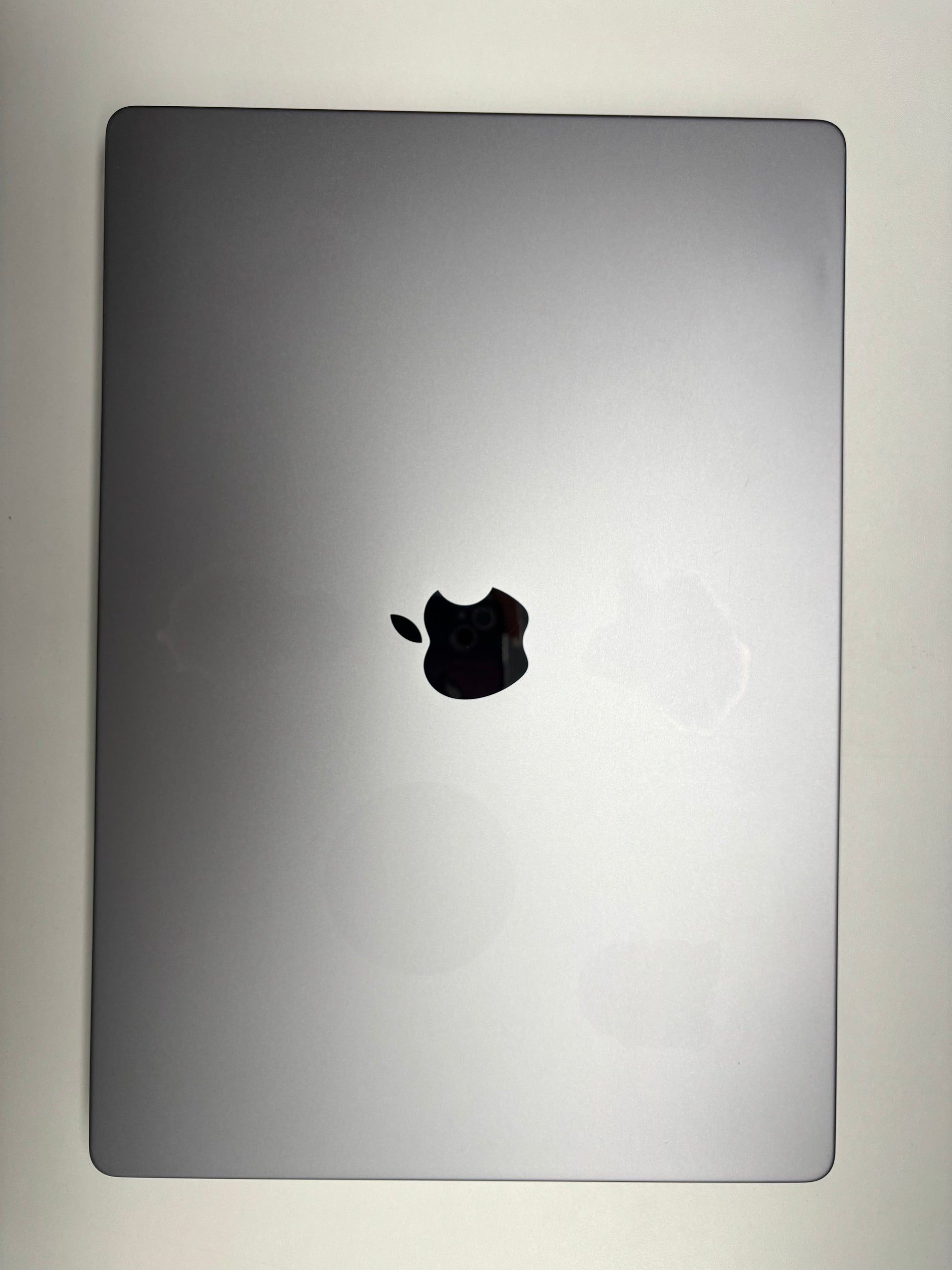 Apple MacBook Pro 16 Space Grau günstig gebraucht kaufen