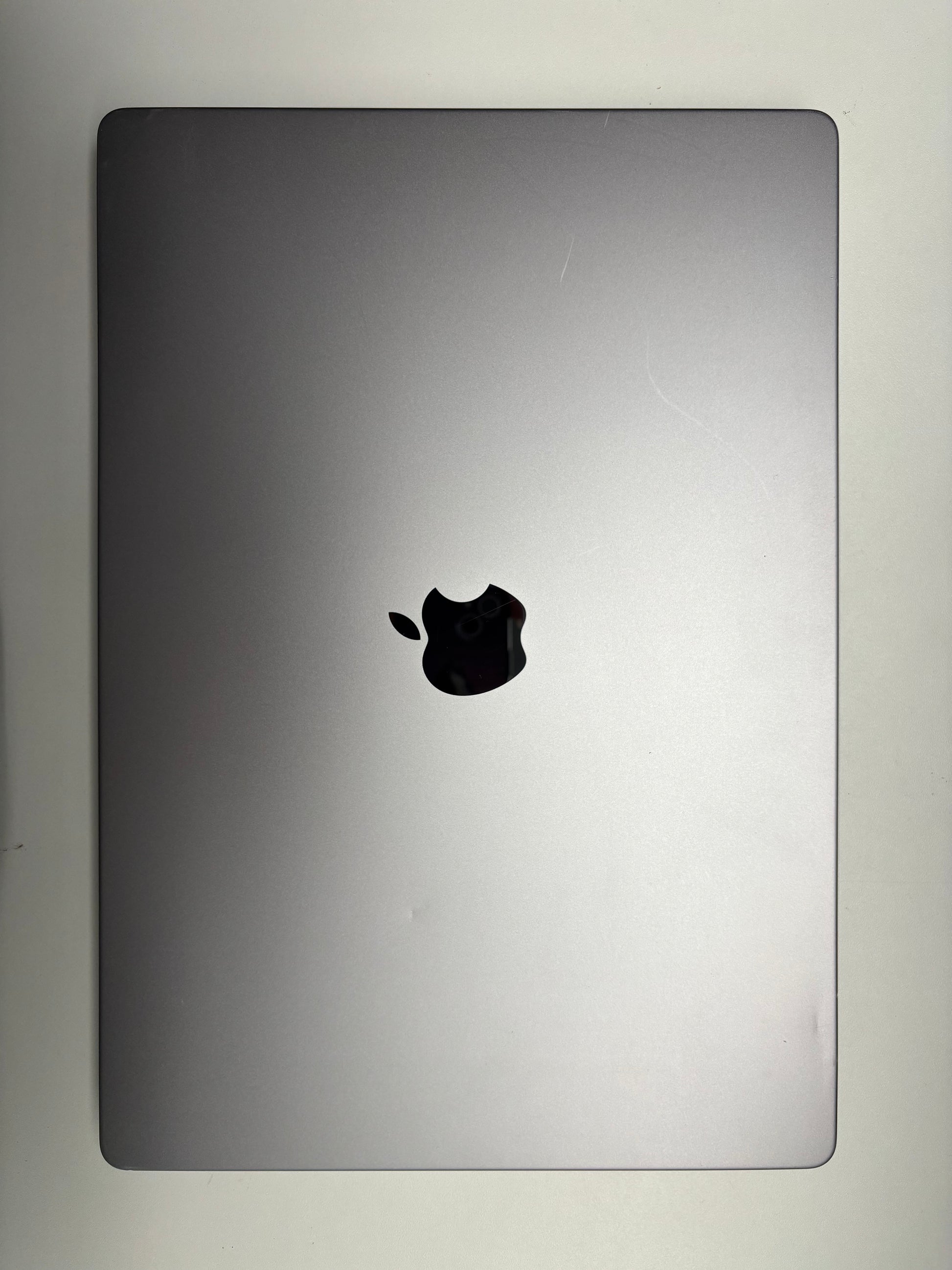 Apple MacBook Pro 16 Space Grau günstig gebraucht kaufen