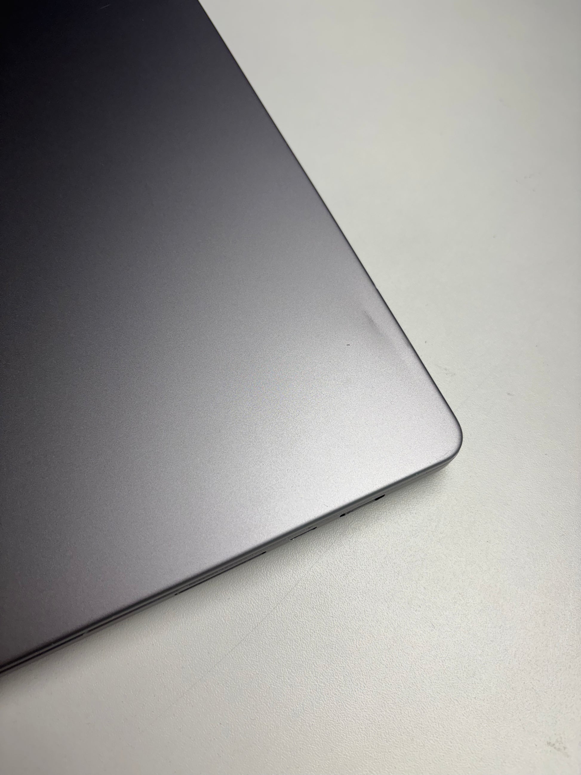 Apple MacBook Pro 16 Space Grau günstig gebraucht kaufen