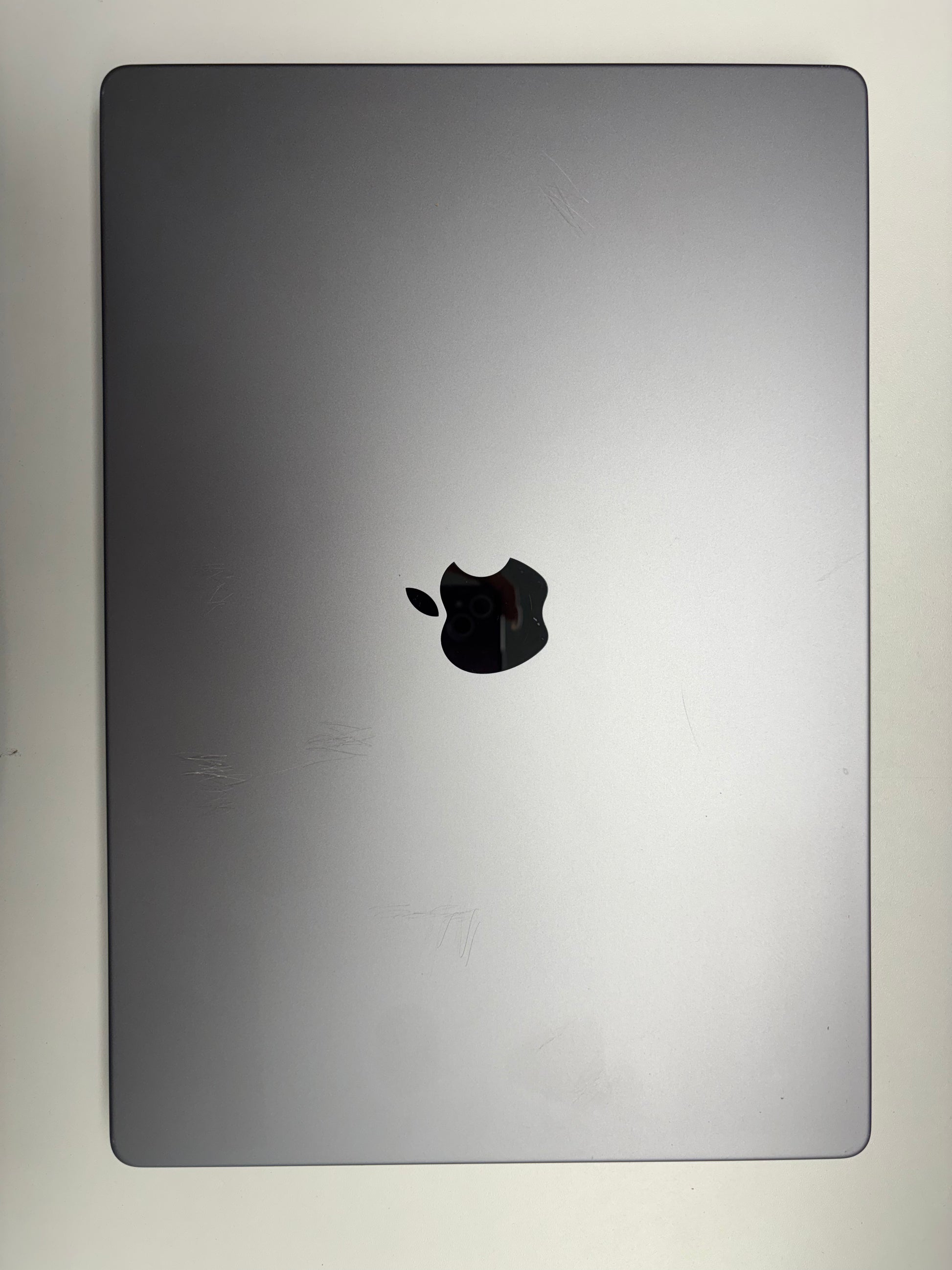 Apple MacBook Pro 16 Space Grau günstig gebraucht kaufen
