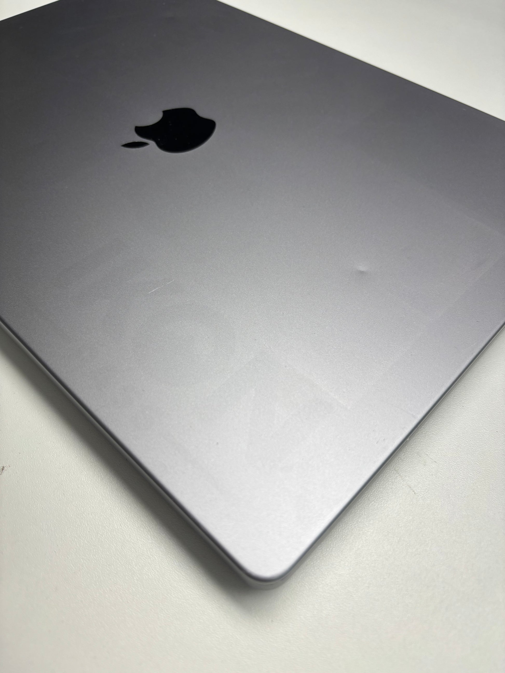 Apple MacBook Pro 16 Space Grau günstig gebraucht kaufen