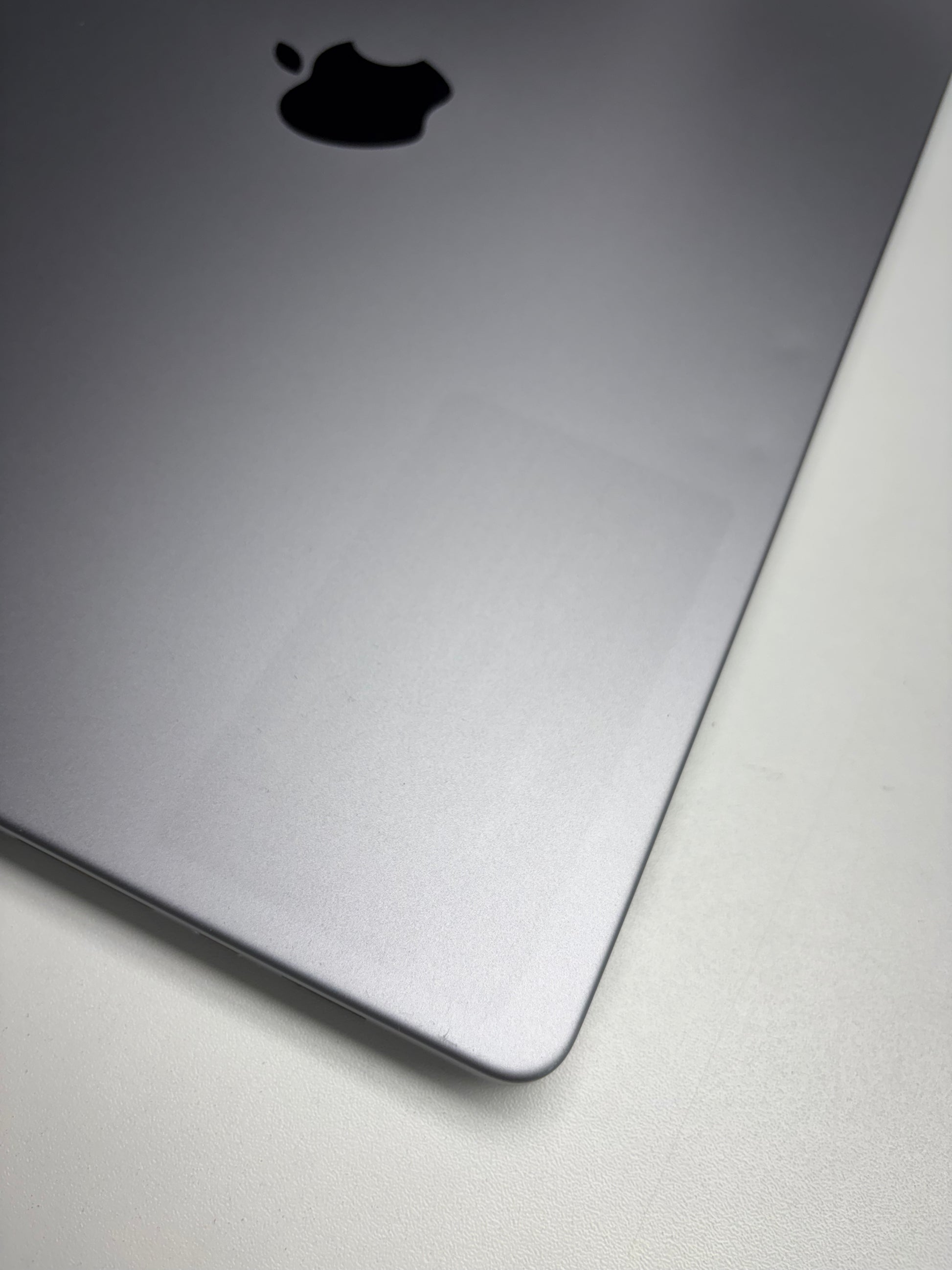 Apple MacBook Pro 16 Space Grau günstig gebraucht kaufen