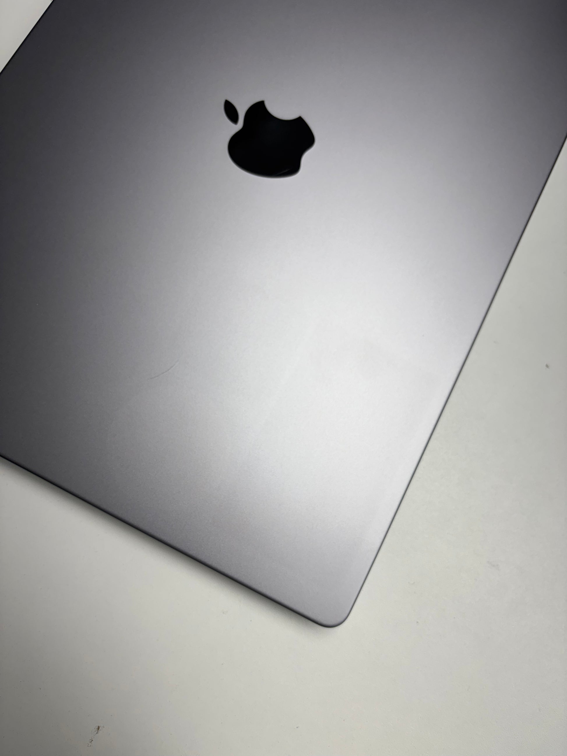 Apple MacBook Pro 16 Space Grau günstig gebraucht kaufen