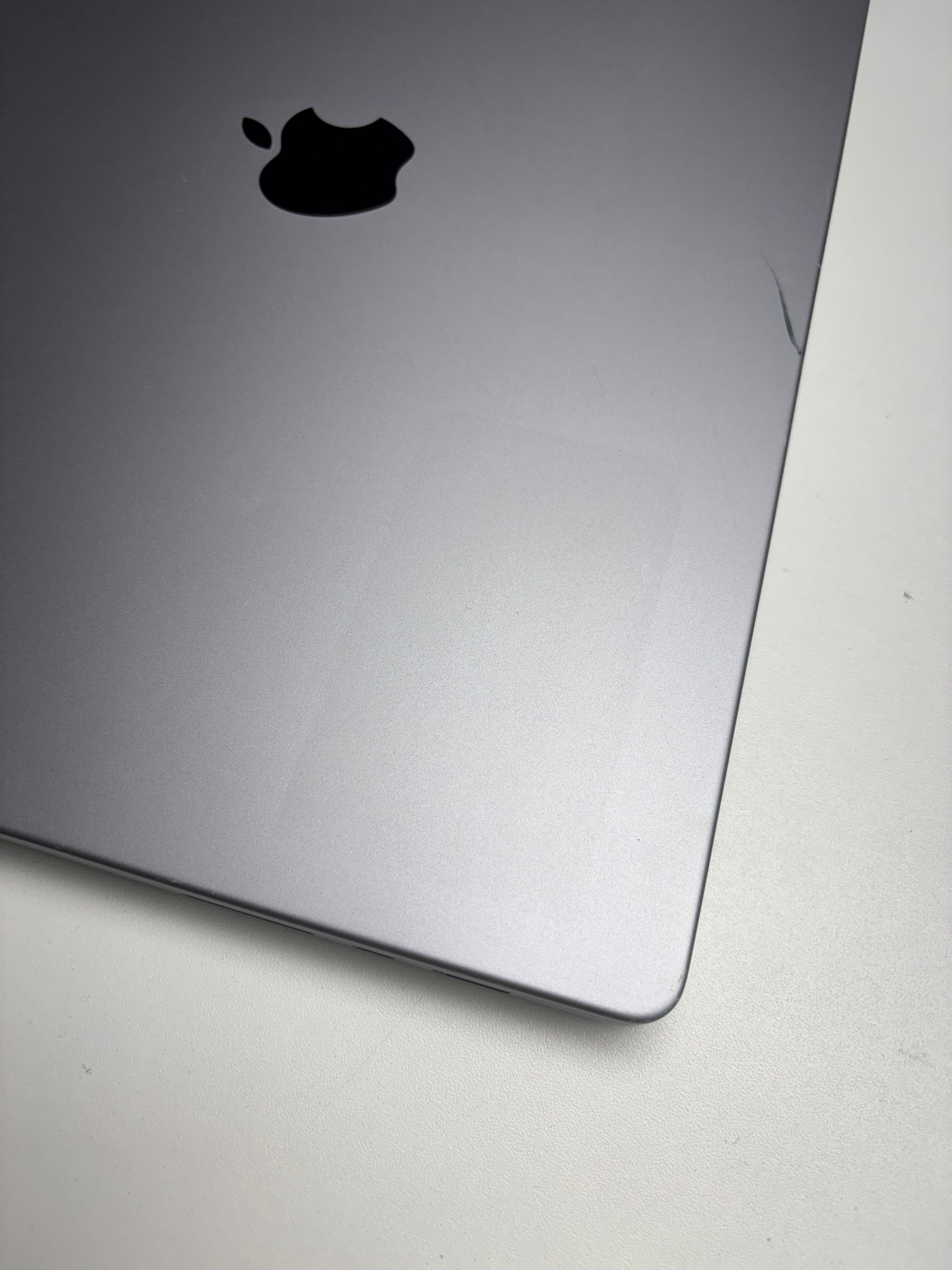 Apple MacBook Pro 16 Space Grau günstig gebraucht kaufen