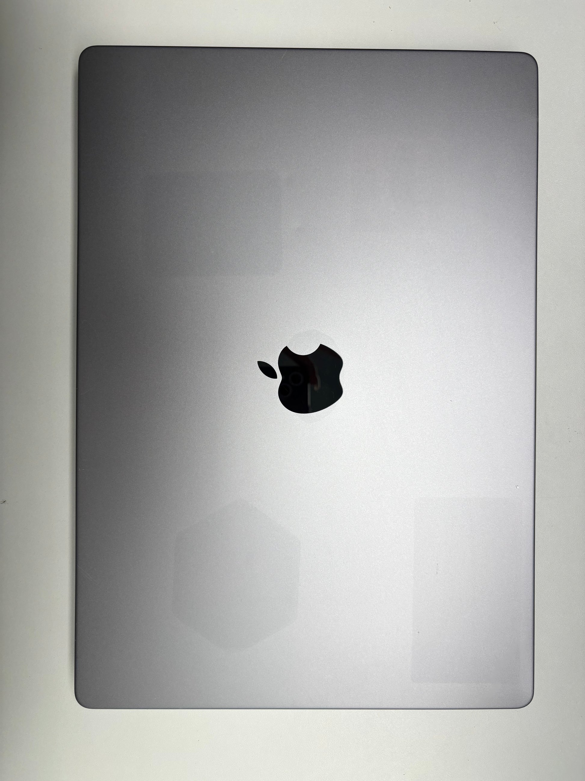 Apple MacBook Pro 16 Space Grau günstig gebraucht kaufen