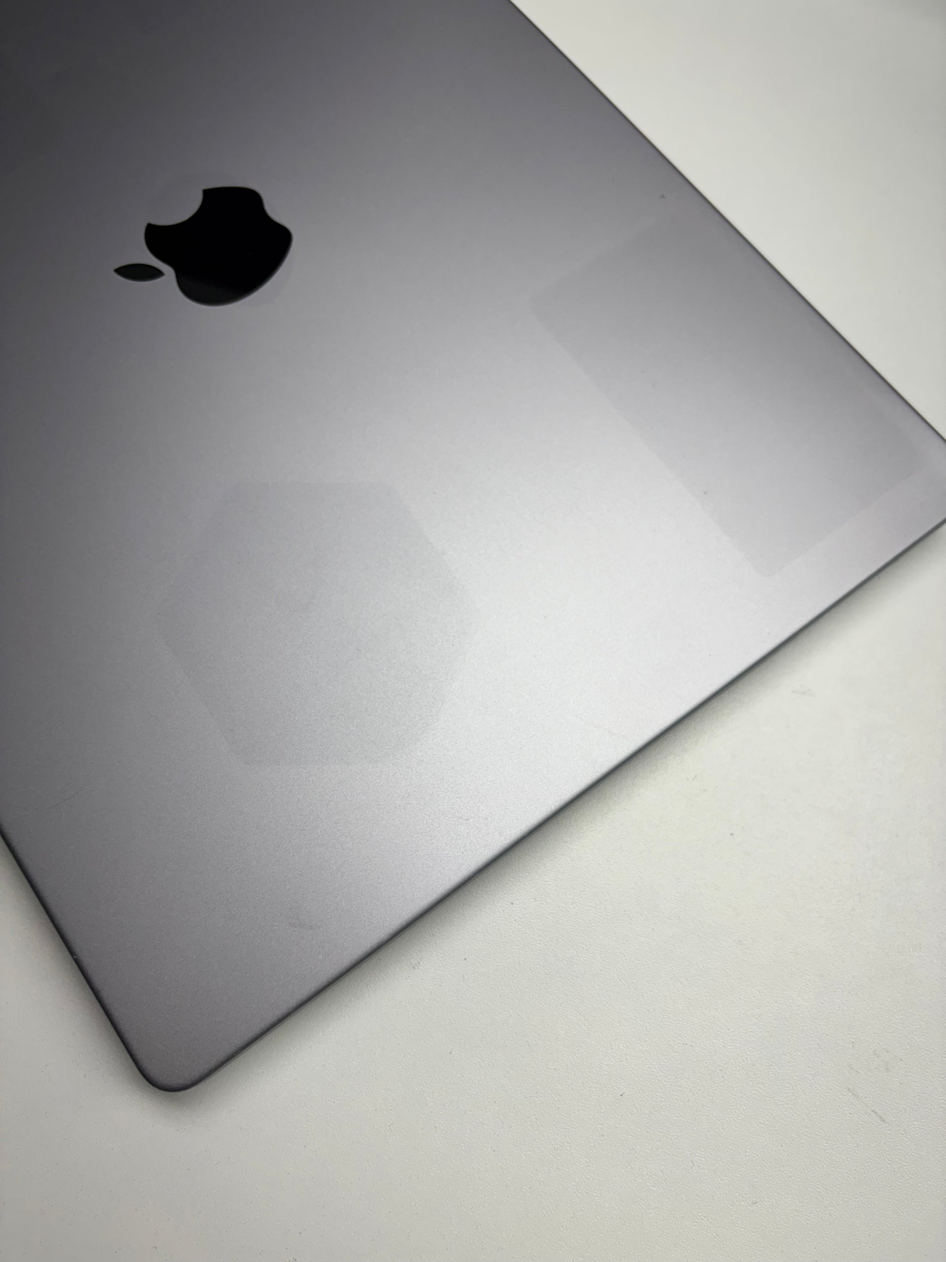 Apple MacBook Pro 16 Space Grau günstig gebraucht kaufen