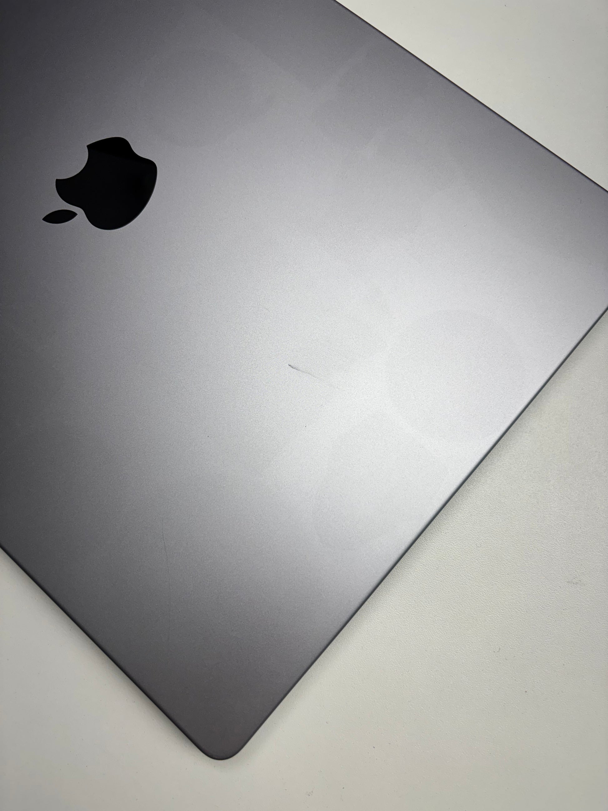 Apple MacBook Pro 16 Space Grau günstig gebraucht kaufen