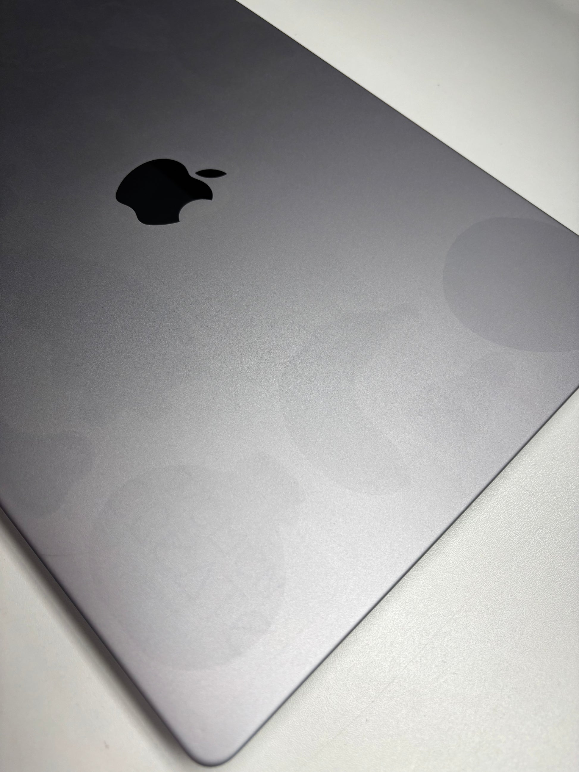 Apple MacBook Pro 16 Space Grau günstig gebraucht kaufen