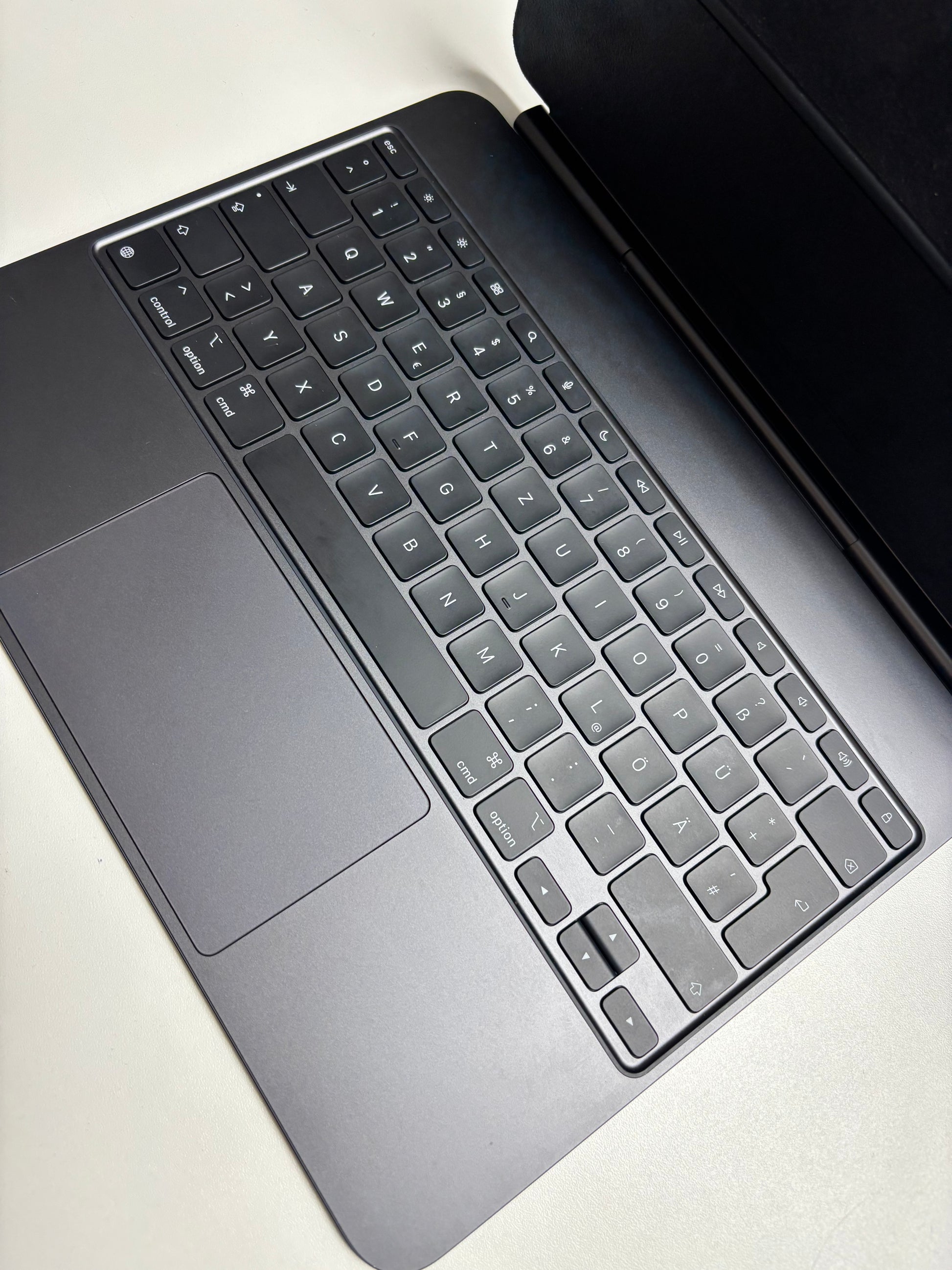 Apple Magic Keyboard, CH Layout 2024 Deutsch/Französisch (Schweiz) Schwarz günstig gebraucht kaufen