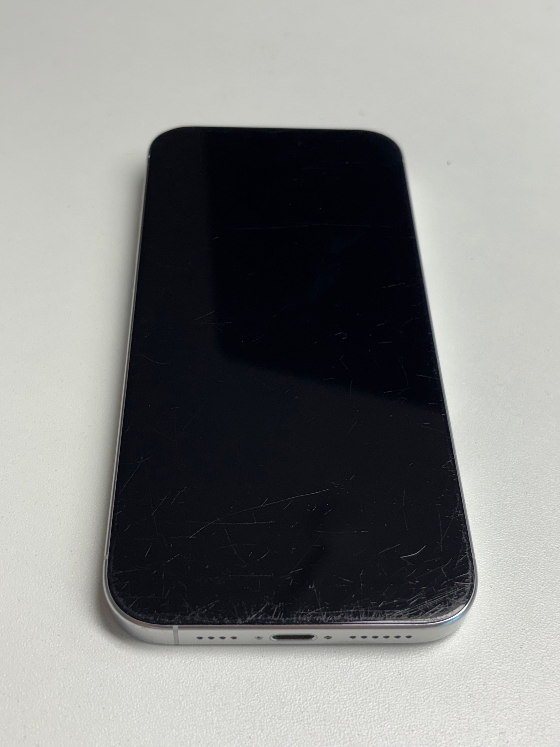 Apple iPhone 16 Pro Max Apple A18 Pro (3 nm) 16 Pro Max Titan Weiss Weiss günstig gebraucht kaufen