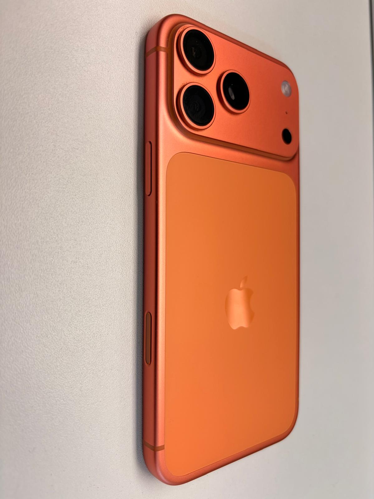 Apple iPhone 17 Pro Max Apple A19 Pro (3 nm) 17 Pro Max Cosmic Orange Orange günstig gebraucht kaufen