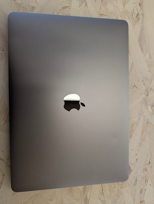 Apple MacBook Air 13 M1, 8-Core CPU und 7-Core GPU Late 2020 Space Grau Grau günstig gebraucht kaufen