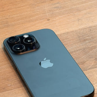 Apple iPhone 16 Pro Apple A18 Pro (3 nm) 16 Pro Titan Schwarz Schwarz günstig gebraucht kaufen